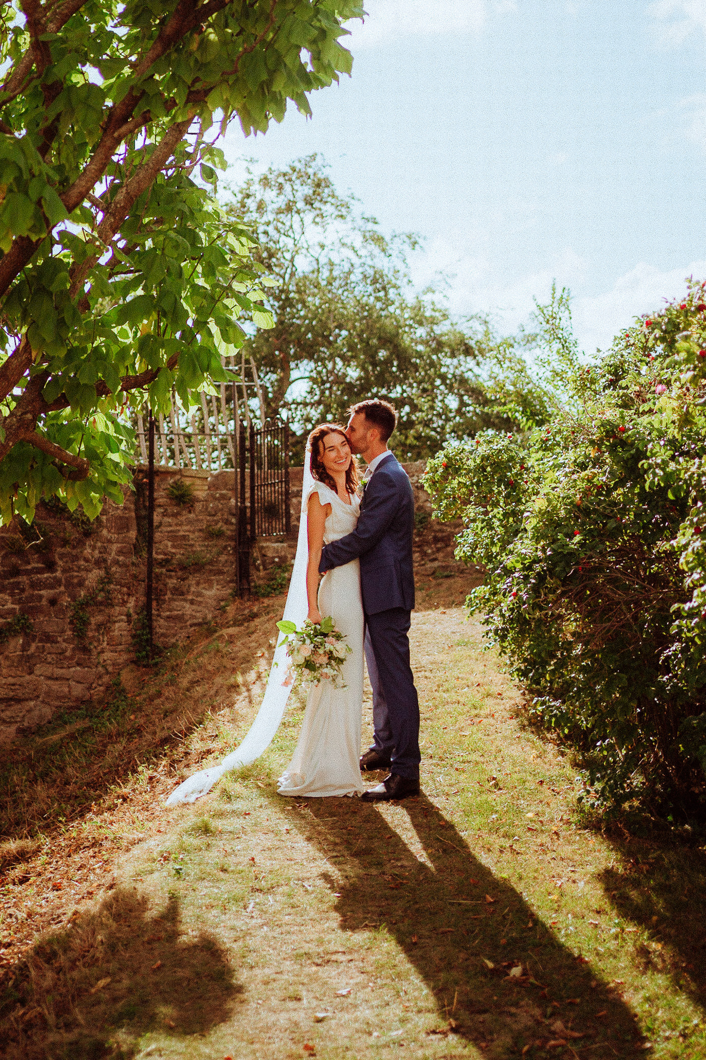 USK CASTLE WEDDING PHOTOGRAPHY FESTIVAL STYLE 126 USK CASTLE WEDDING PHOTOGRAPHY FESTIVAL STYLE 126